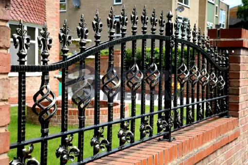Заборы кованые
