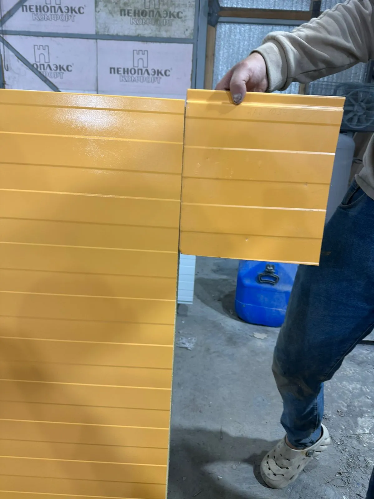 Реставрация и перекраска сэндвич-панелей в аэропорту Шереметьево